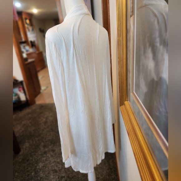 Frumos Cardigan - Picture 2 of 4